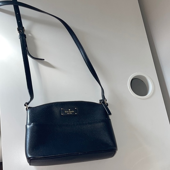 Black Kate spade cross body purse. Clean and in good condition. - Picture 1 of 3